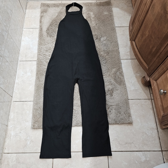 New Black Ribbed One Piece Backless Halter Bodycon Capri Jumpsuit, Size M - Picture 4 of 13